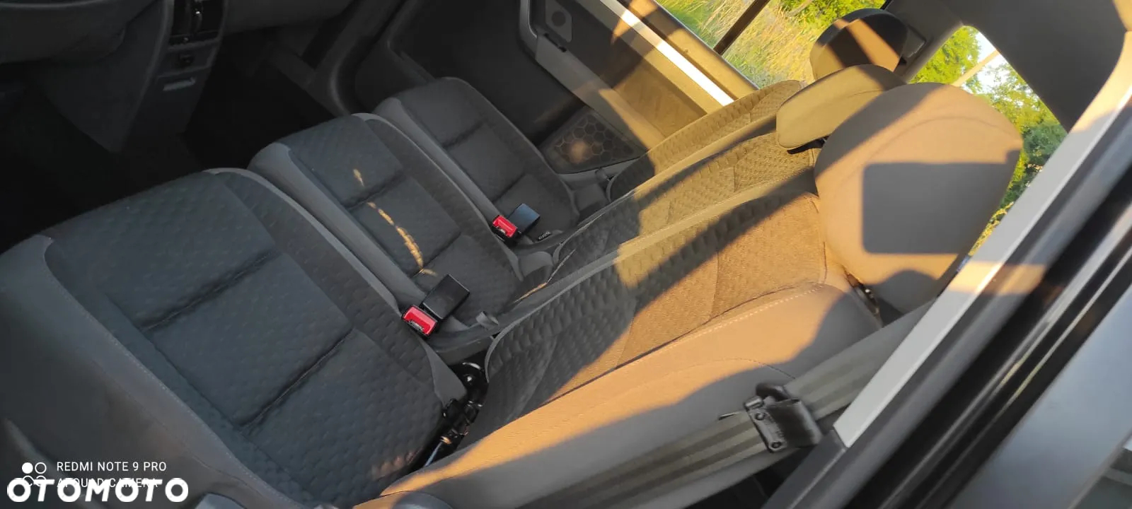 Volkswagen Touran 2.0 TDI DPF BlueMotion Technology DSG Comfortline - 14