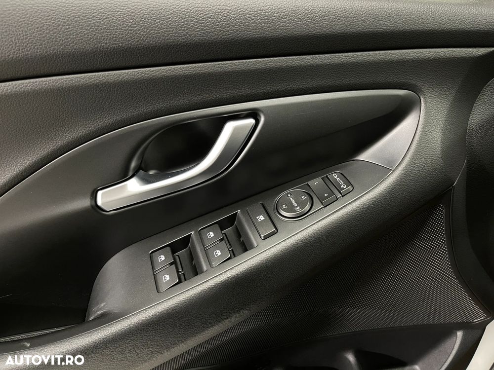 Hyundai i30 1.5 110CP M/T Highway - 18