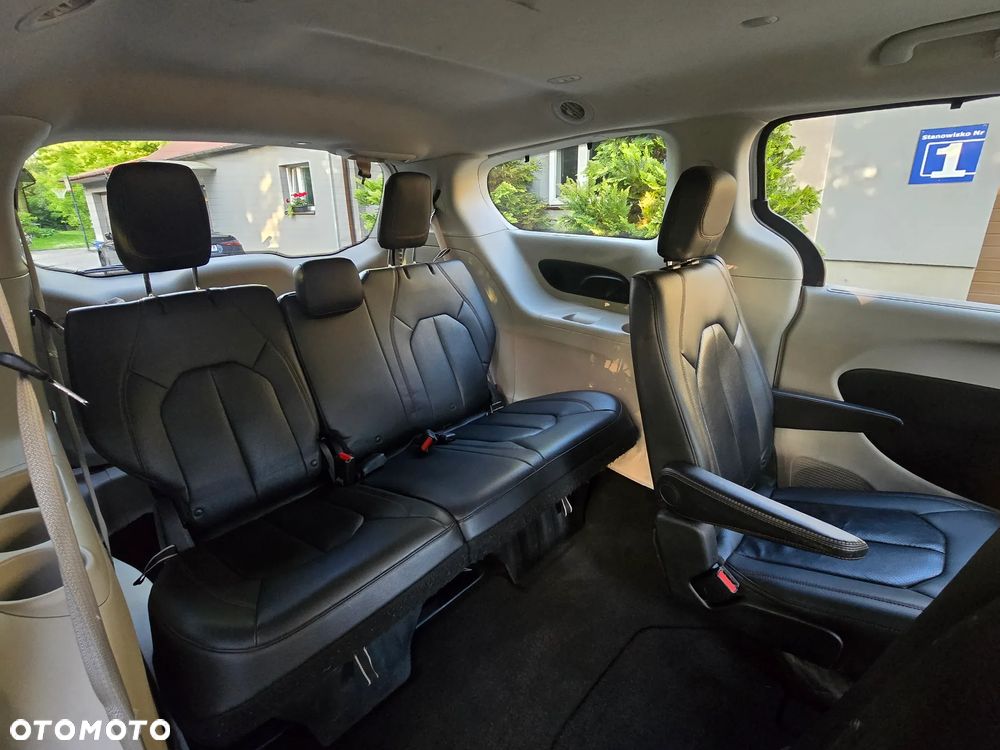 Chrysler Pacifica - 19