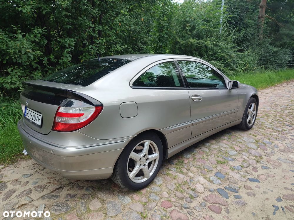 Mercedes-Benz Klasa C 220 CDI Sportcoupe Automatik - 14