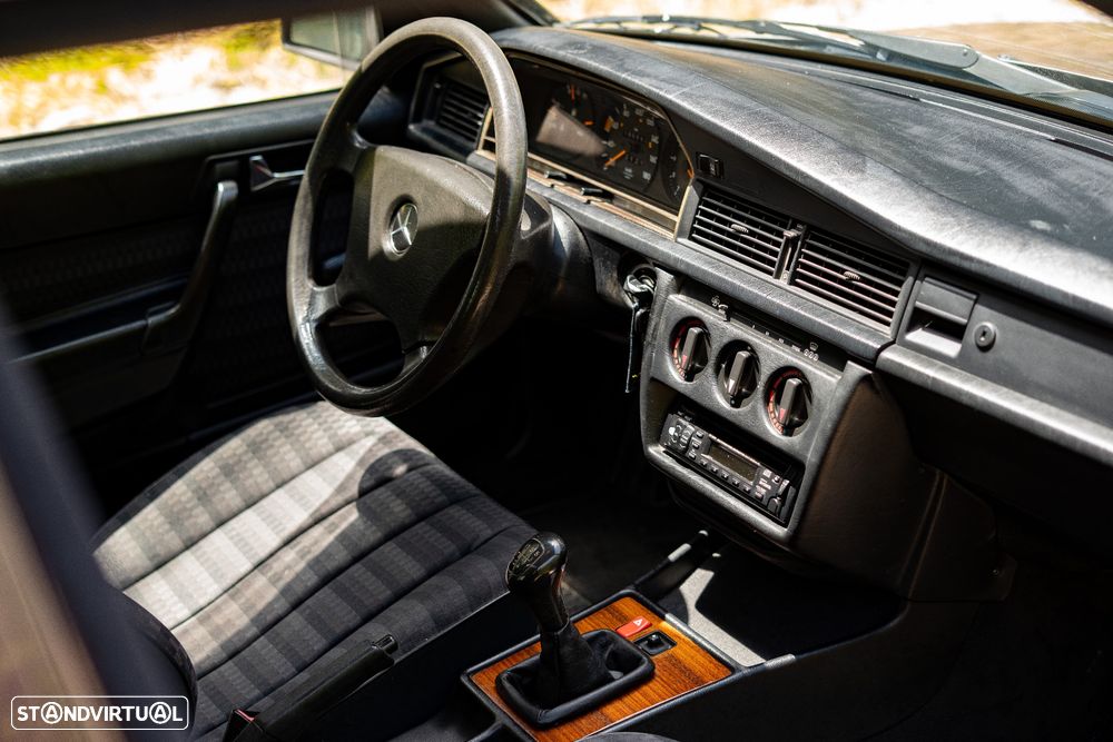 Mercedes-Benz W201 (1982-1993) 190 D 2.0 - 21