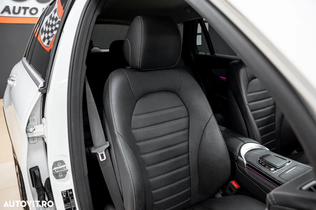 Mercedes-Benz GLC 300 d 4Matic 9G-TRONIC Exclusive - 33