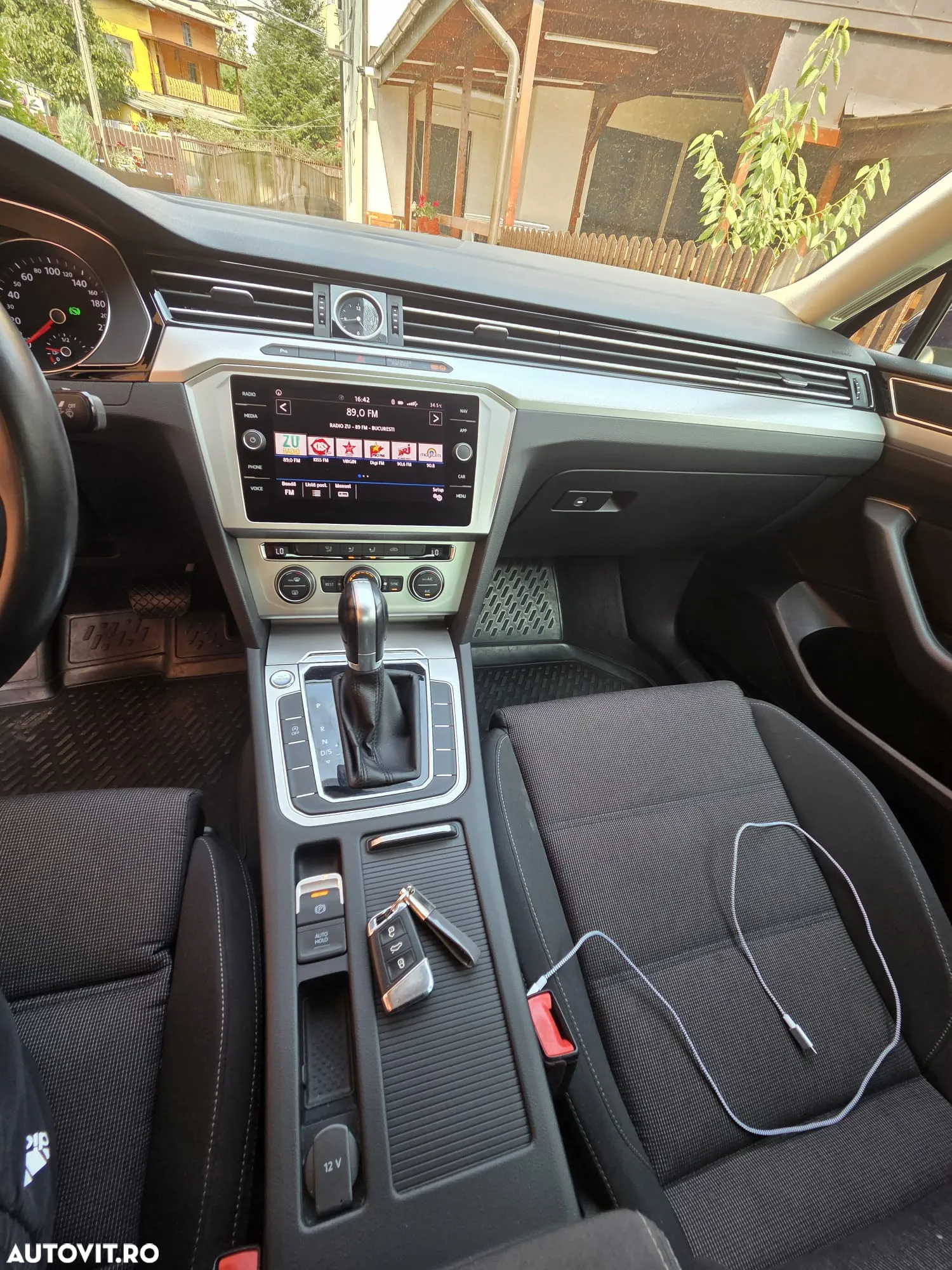 Volkswagen Passat 1.6 TDI DSG Comfortline - 6