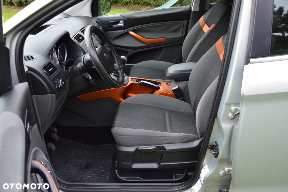 Ford Kuga 2.0 TDCi 4x4 Titanium - 21