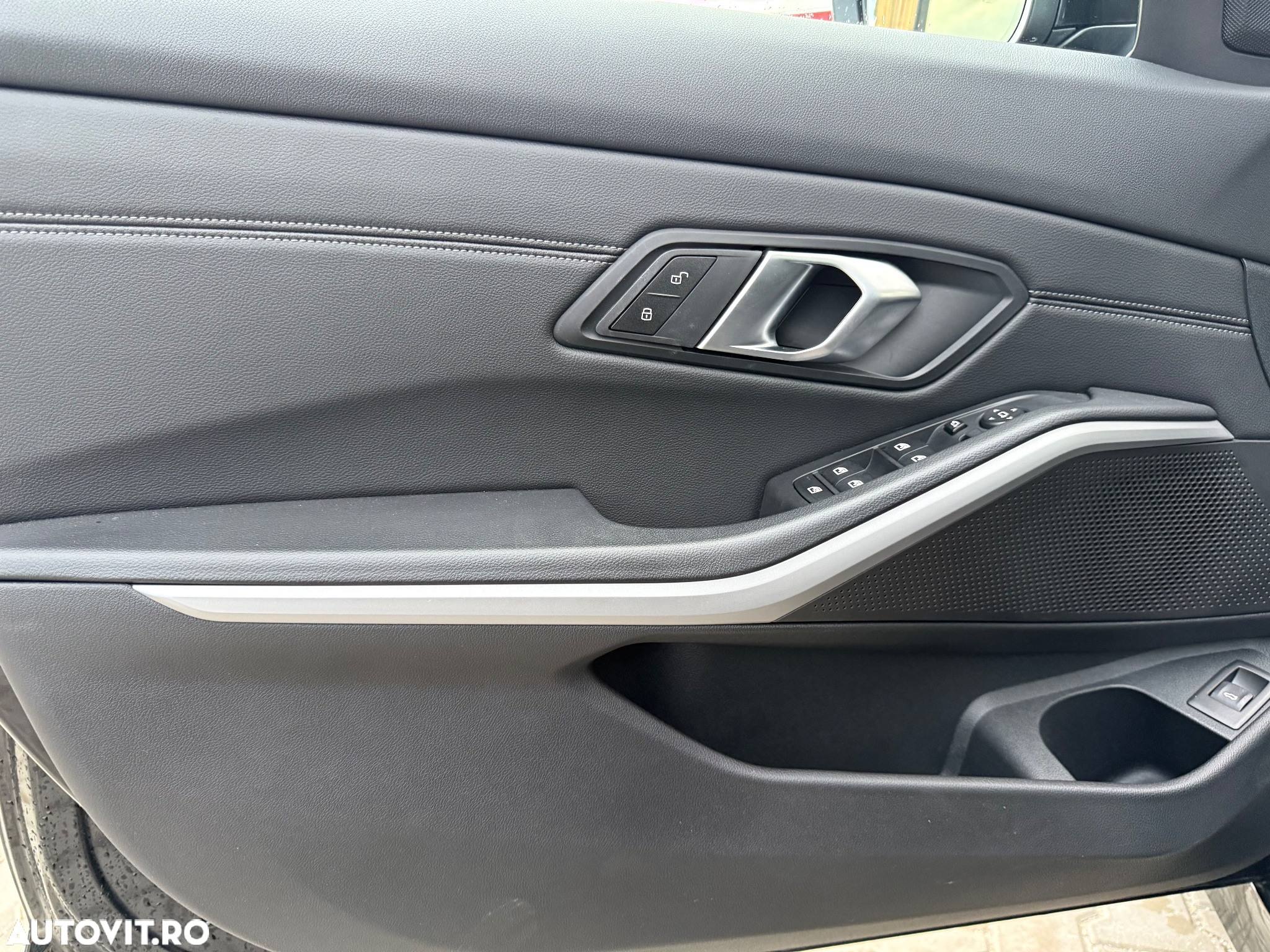 BMW Seria 3 330d Aut. Sport Line - 12