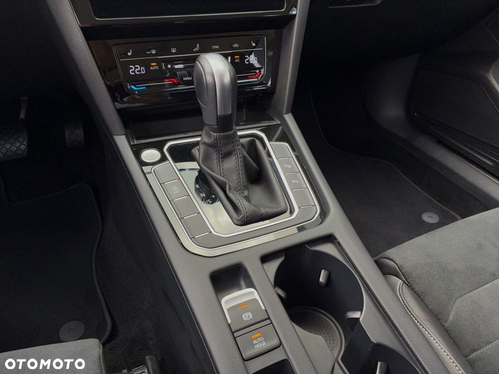 Volkswagen Passat - 21