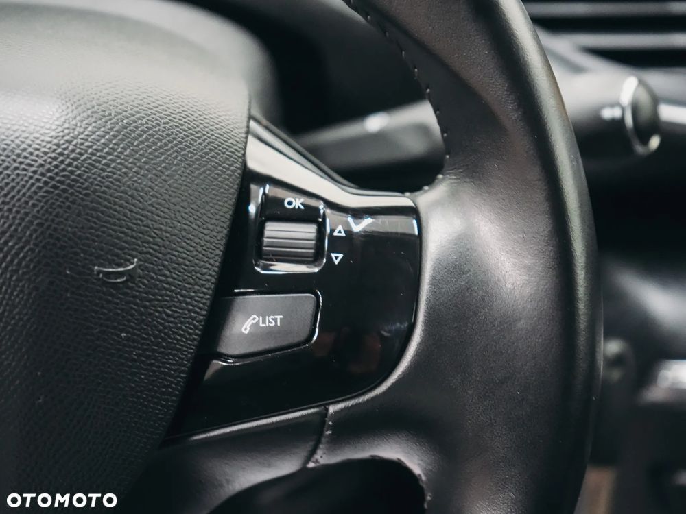Peugeot 308 BlueHDi 100 Stop & Start Active - 19
