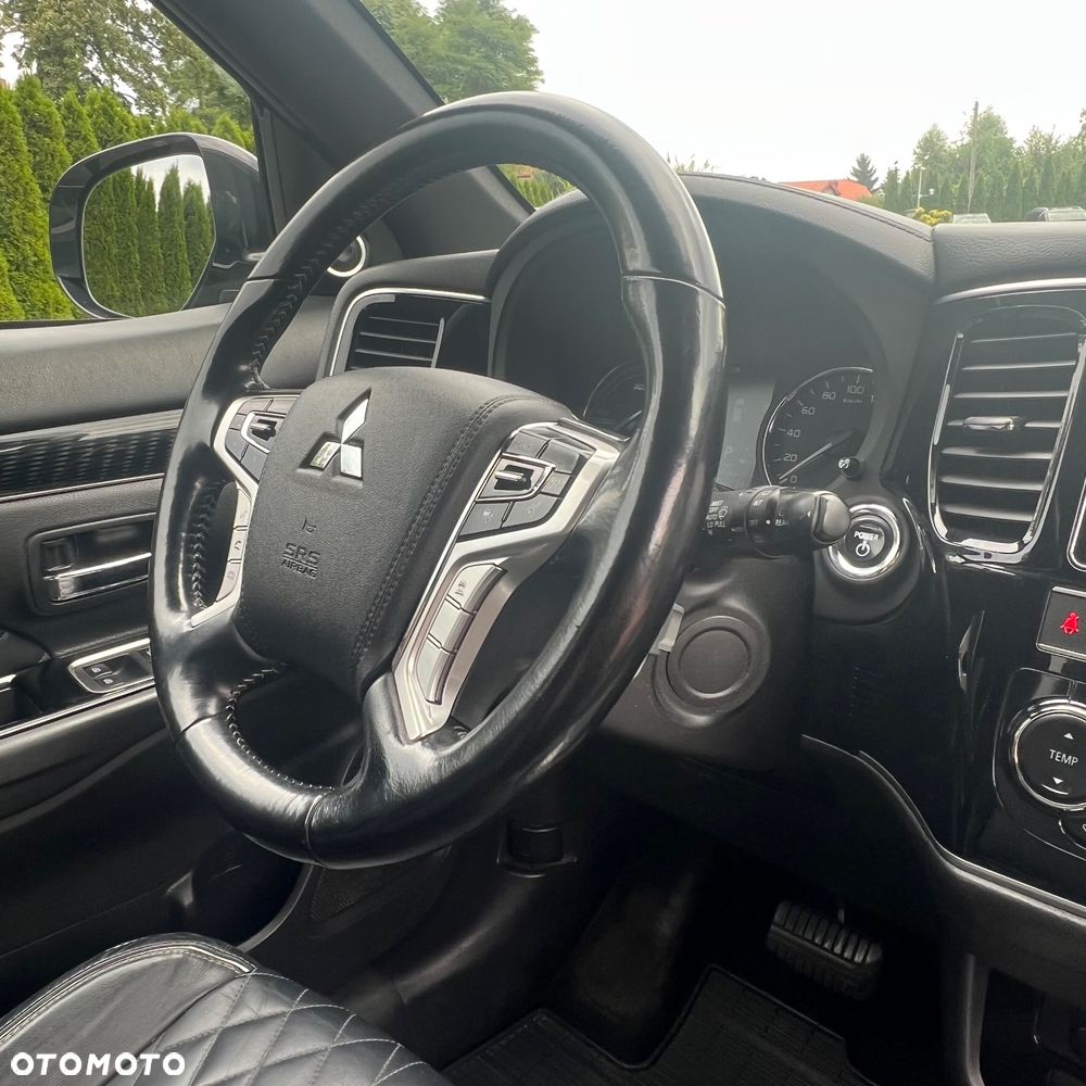 Mitsubishi Outlander 2.4 4WD Diamant - 30