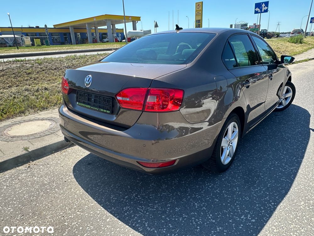 Volkswagen Jetta 1.6 TDI Blue Motion Technology Life - 5