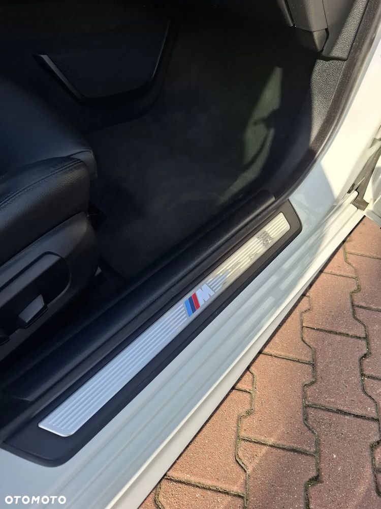 BMW Seria 5 525d xDrive Luxury Line - 29
