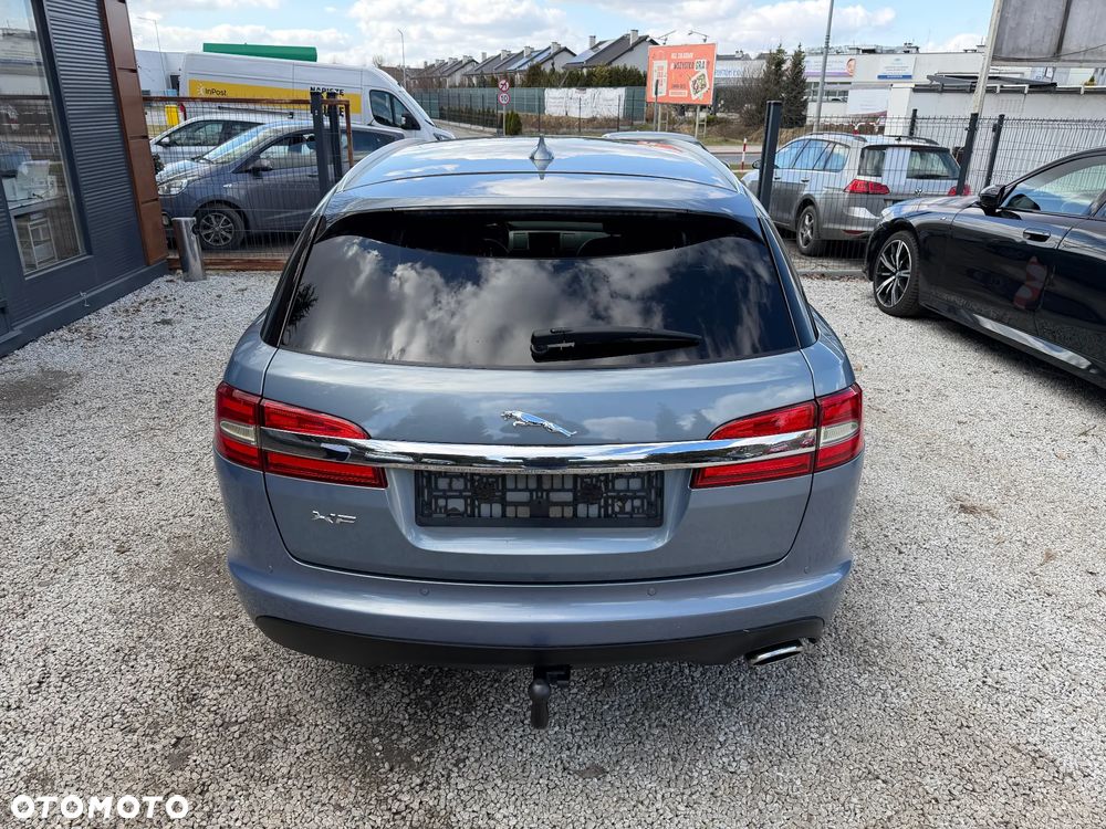 Jaguar XF 2.2 - 16