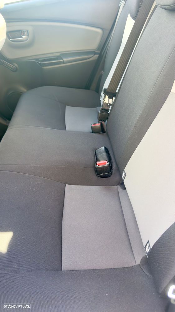 Toyota Yaris 1.0 VVT-i Y20 Club - 14