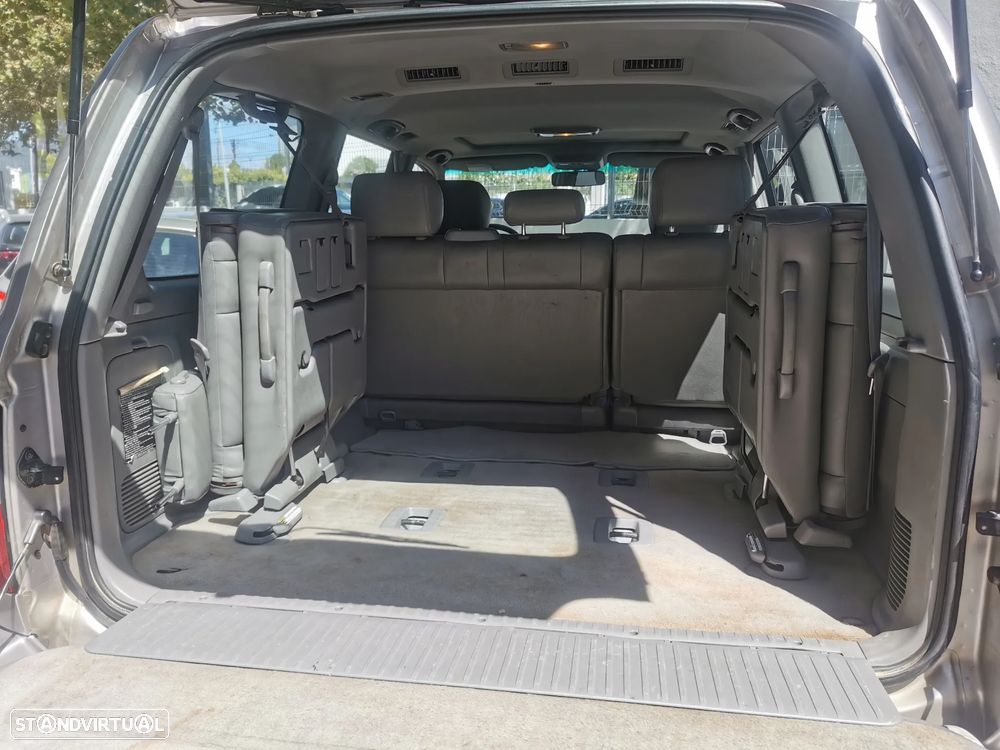 Toyota Land Cruiser - 7