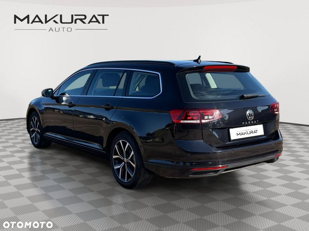 Volkswagen Passat - 4