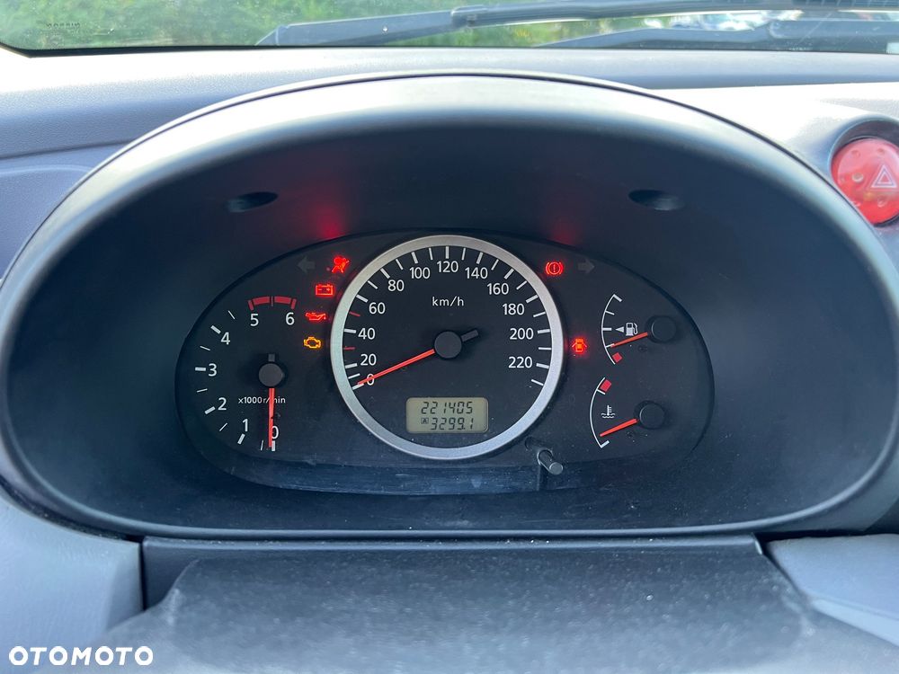 Nissan Almera 2.2 DI Comfort - 26