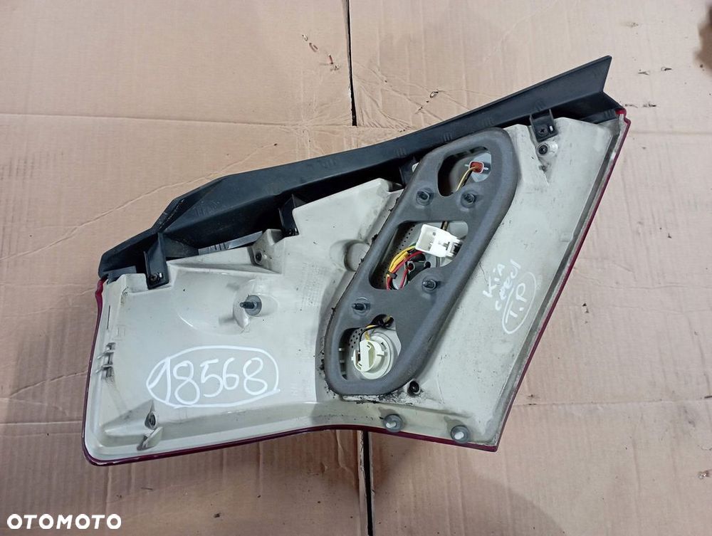 KIA CEED I 1 LAMPA PRAWA TYŁ TYLNA - 2