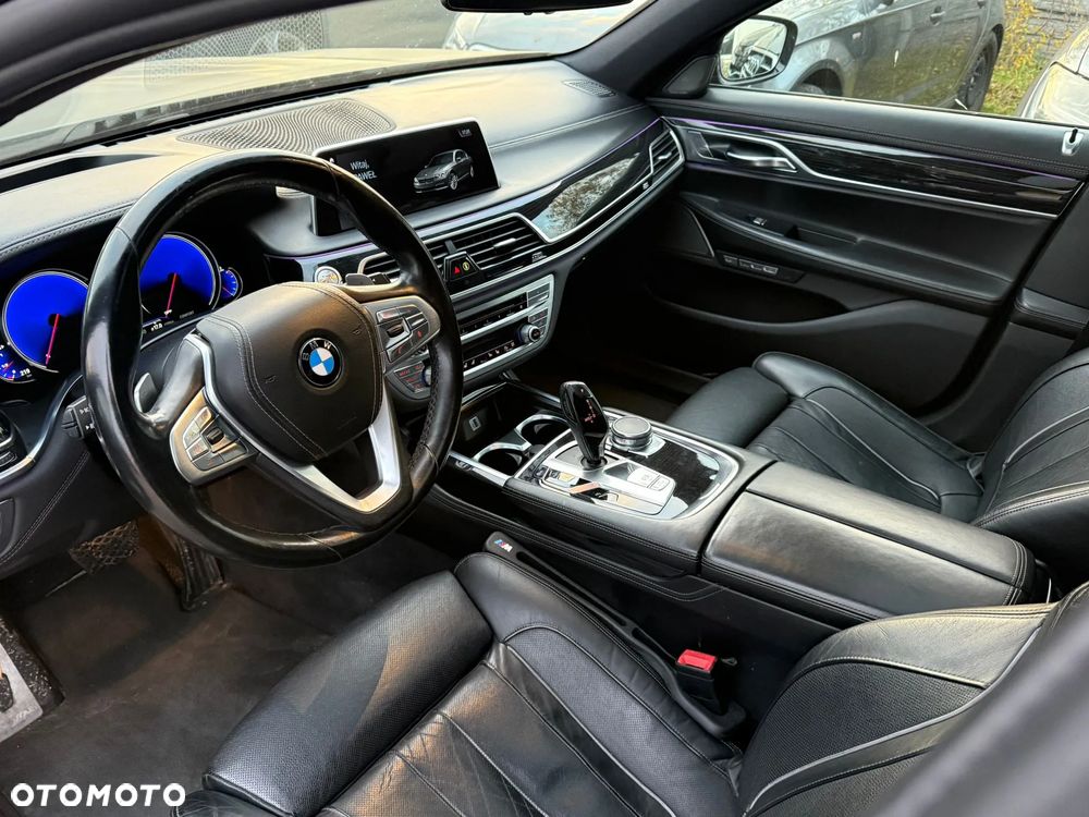 BMW Seria 7 750Li xDrive - 14