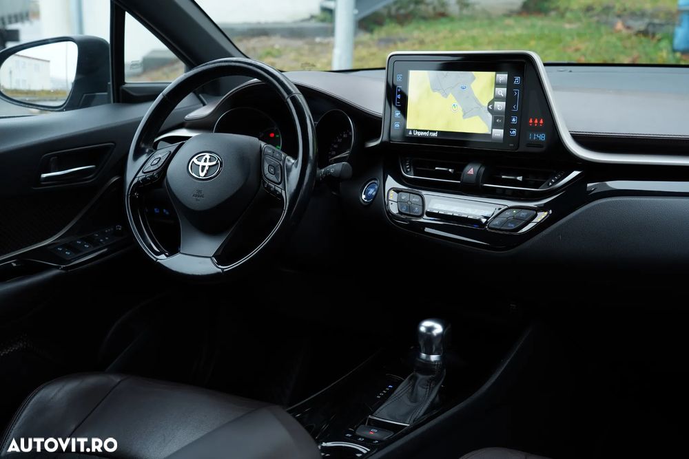 Toyota C-HR Lounge - 11