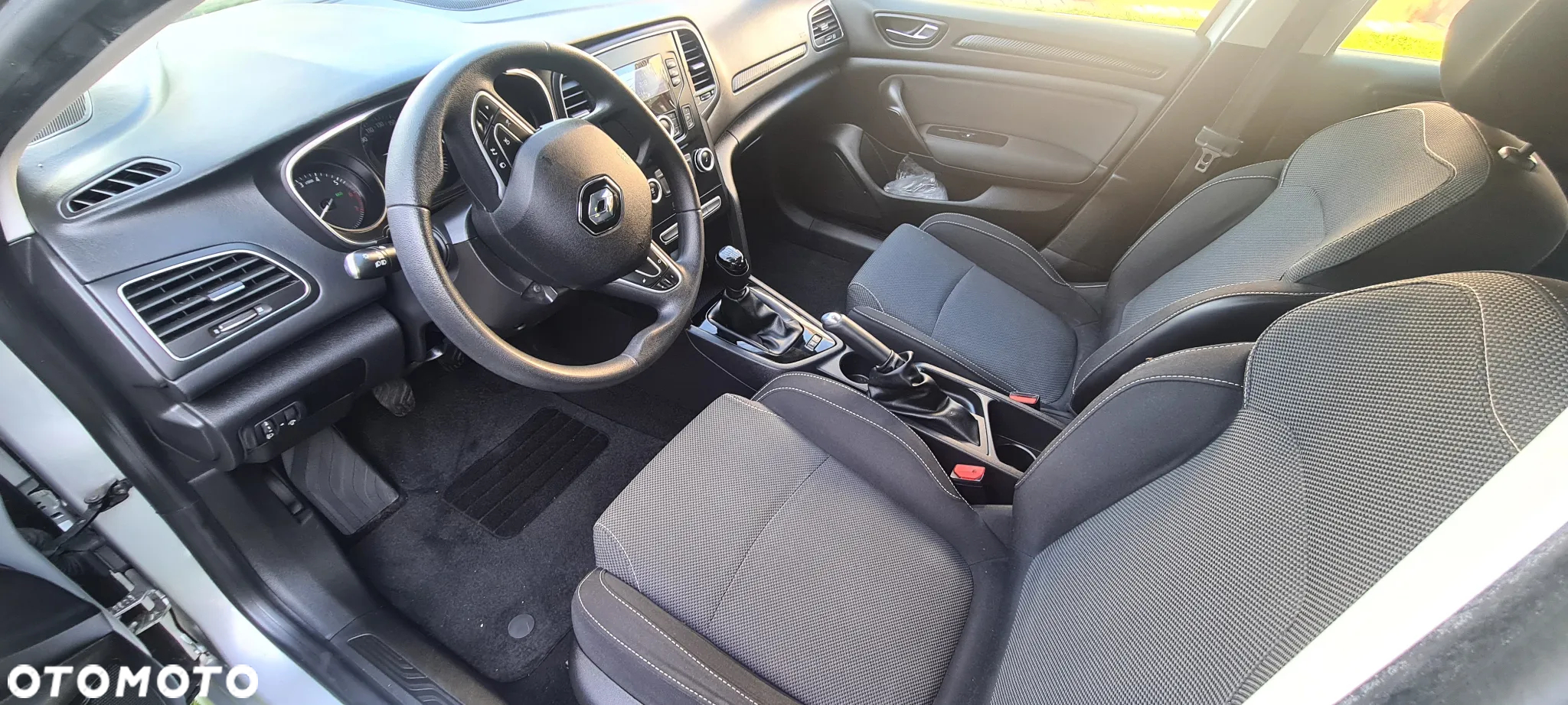 Renault Megane Grandtour ENERGY TCe 100 LIFE - 18