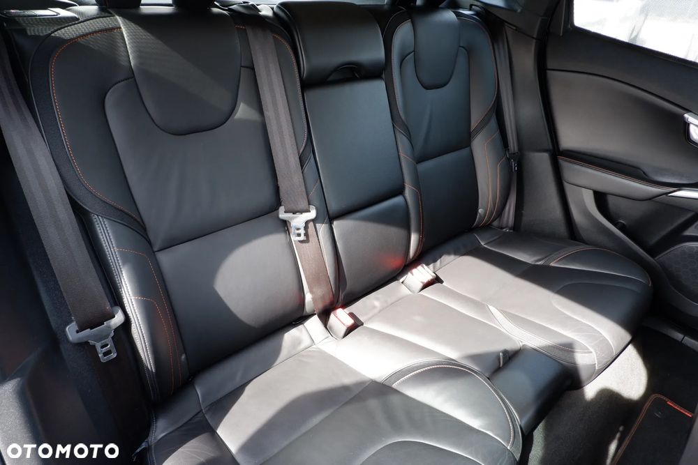 Volvo V40 D2 Powershift Ocean Race - 12