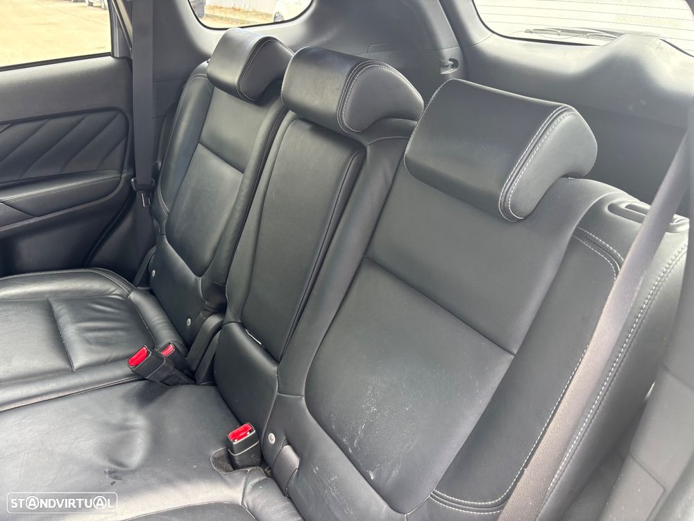 Mitsubishi Outlander - 17