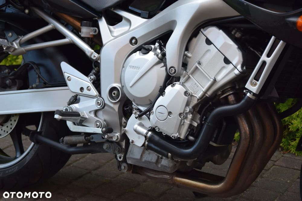 Yamaha FZ6 - 8