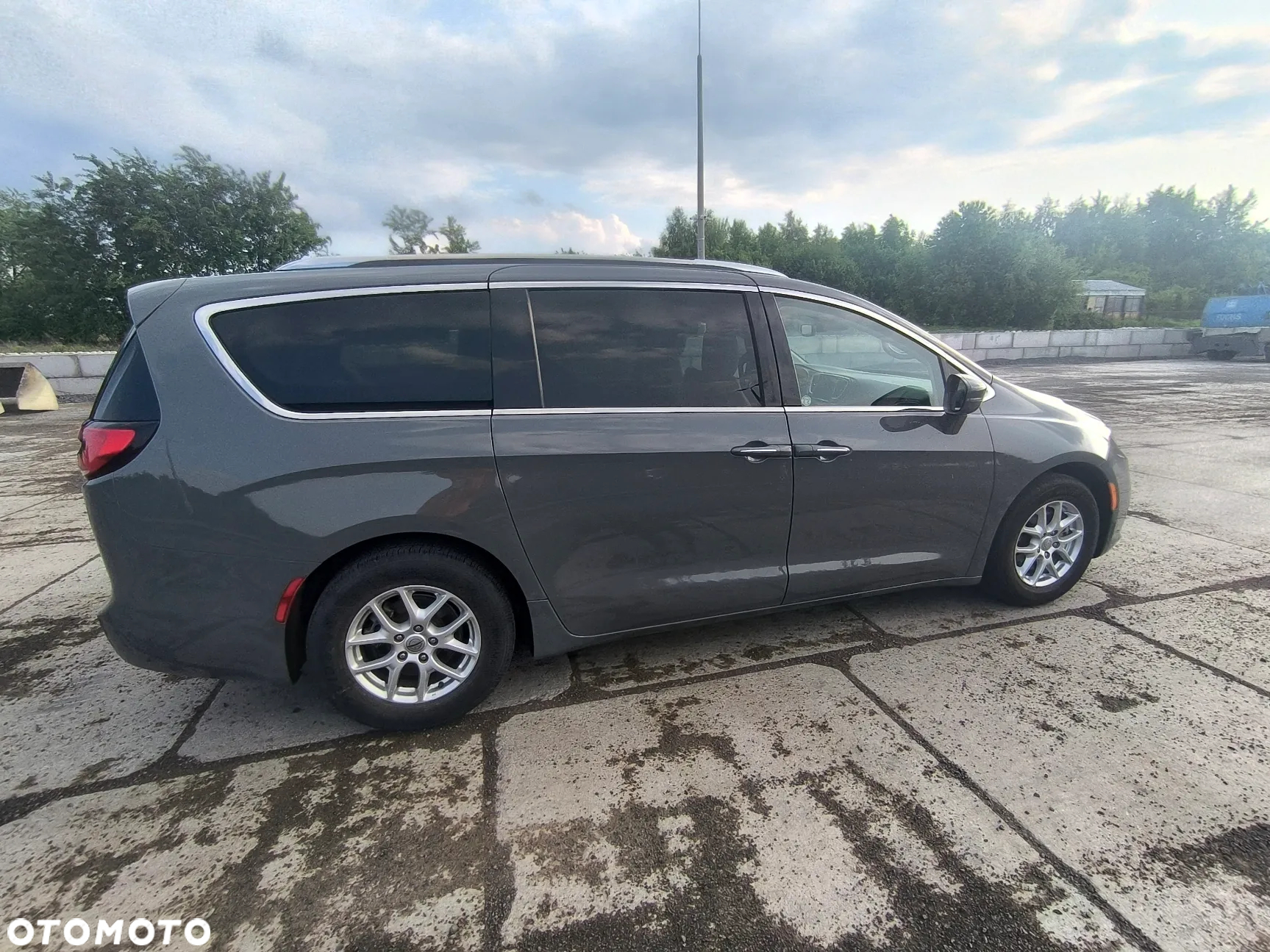 Chrysler Pacifica - 8