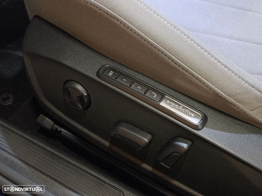 VW Golf 1.4 TSI e-Hybrid DSG - 36