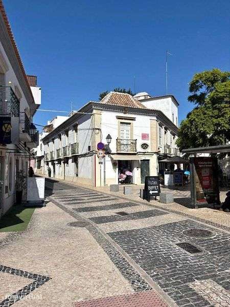 Imóvel na Baixa de Faro com Projeto de Arquitetura