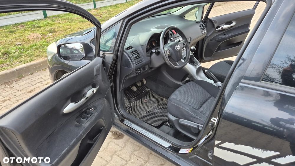 Toyota Auris 1.6 2010 - 12