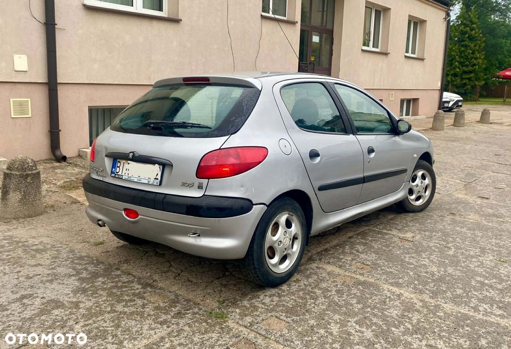Peugeot 207 - 3