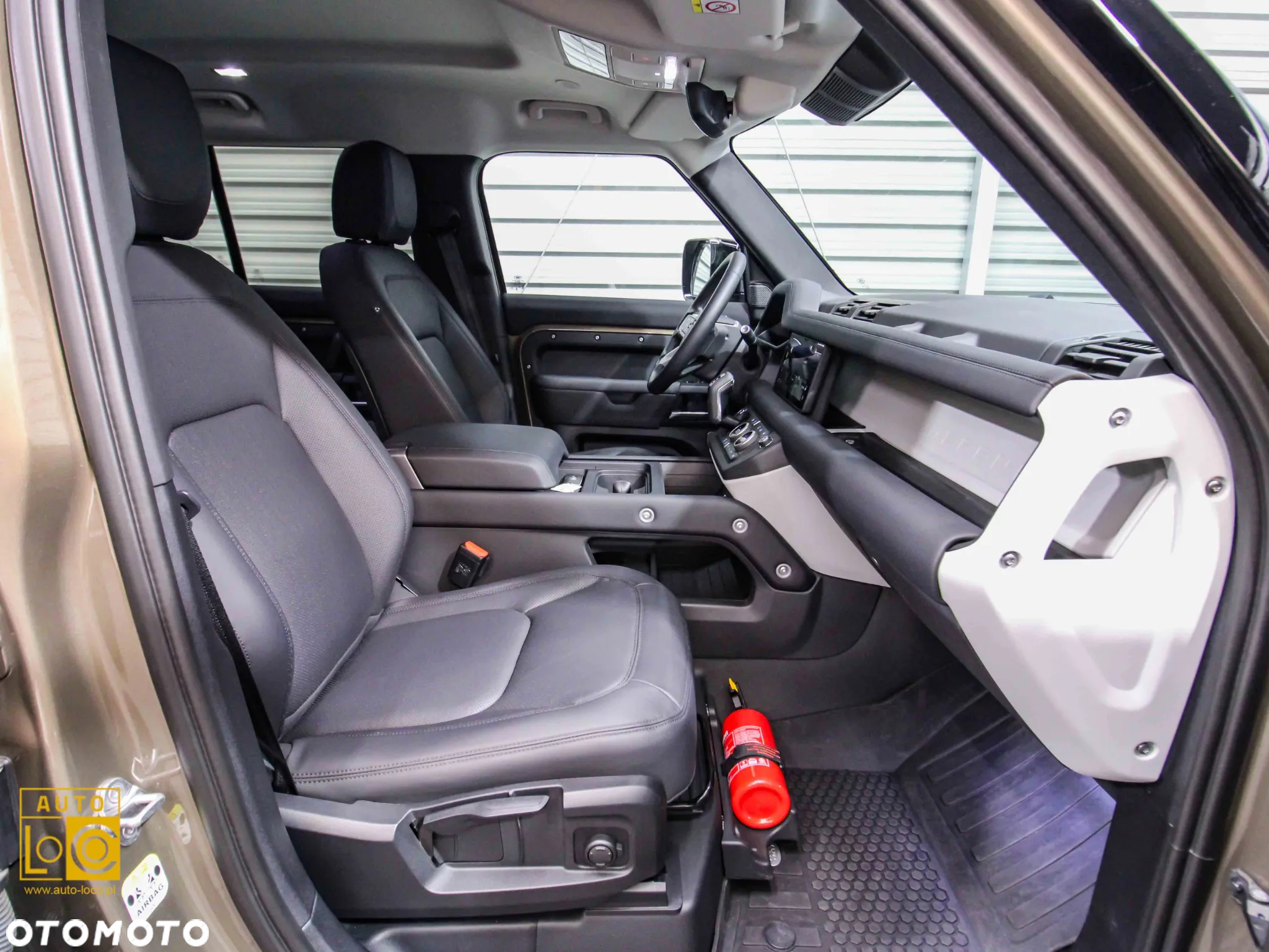 Land Rover Defender 110 2.0 P300 X-Dynamic HSE - 10