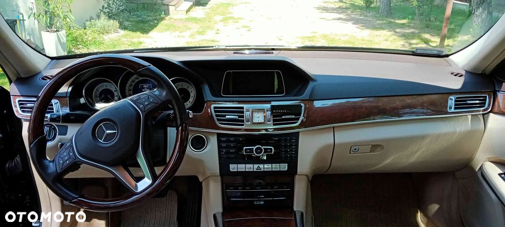 Mercedes-Benz Klasa E 300 4-Matic Classic - 11