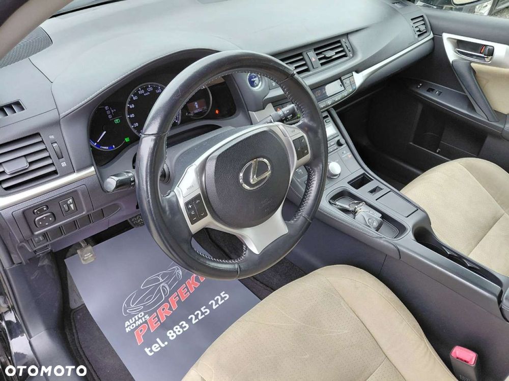 Lexus CT - 11