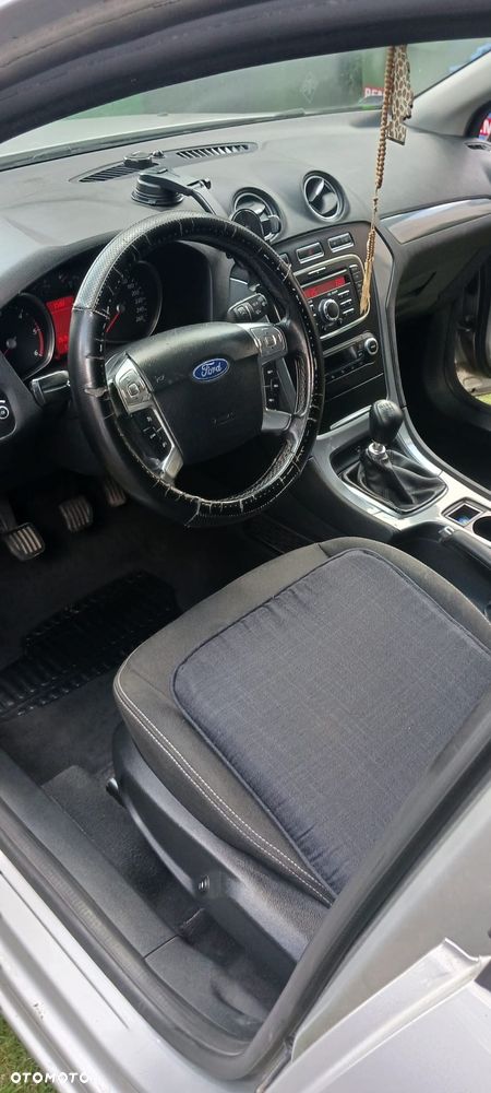 Ford Mondeo 1.6 TDCi Ambiente - 8