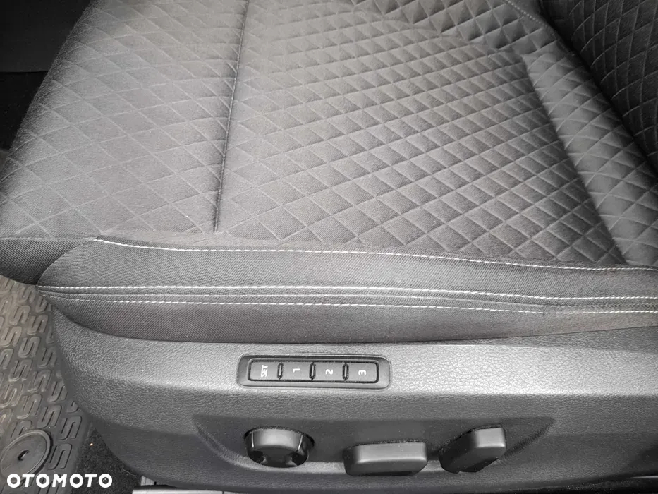Skoda Superb 2.0 TDI Style DSG - 4