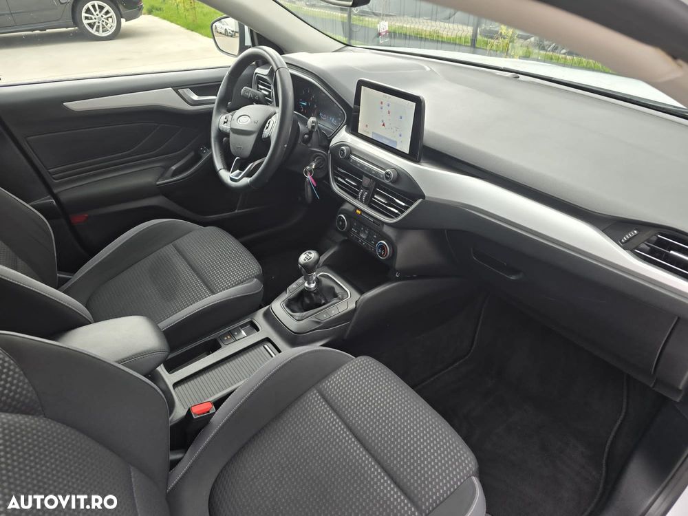 Ford Focus - 10