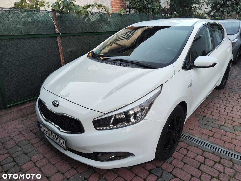 Kia Ceed 1.4 CVVT Dream Team Edition - 1
