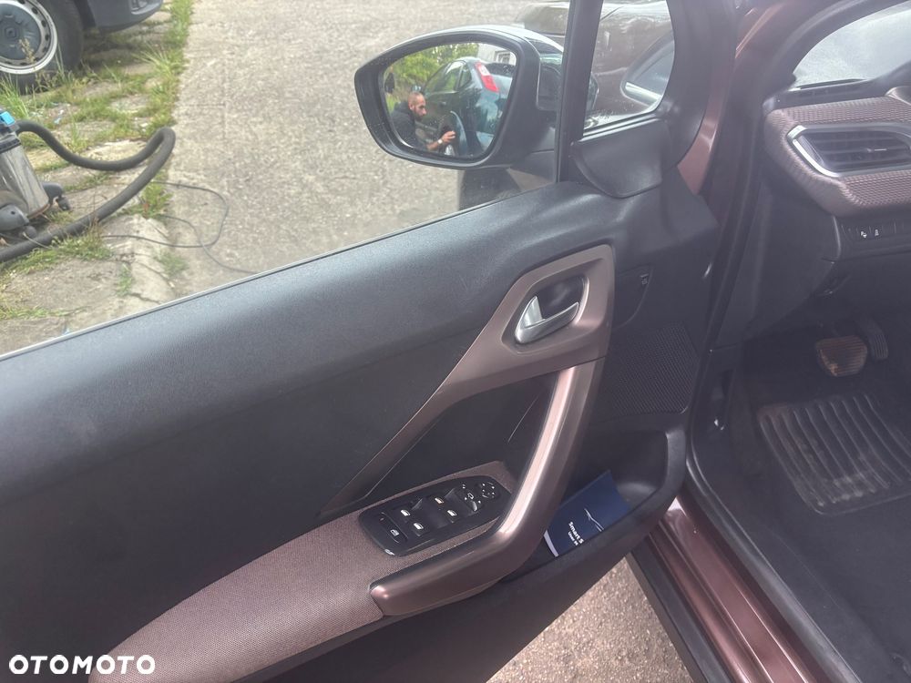 Peugeot 2008 120 VTI Automatik Allure - 15