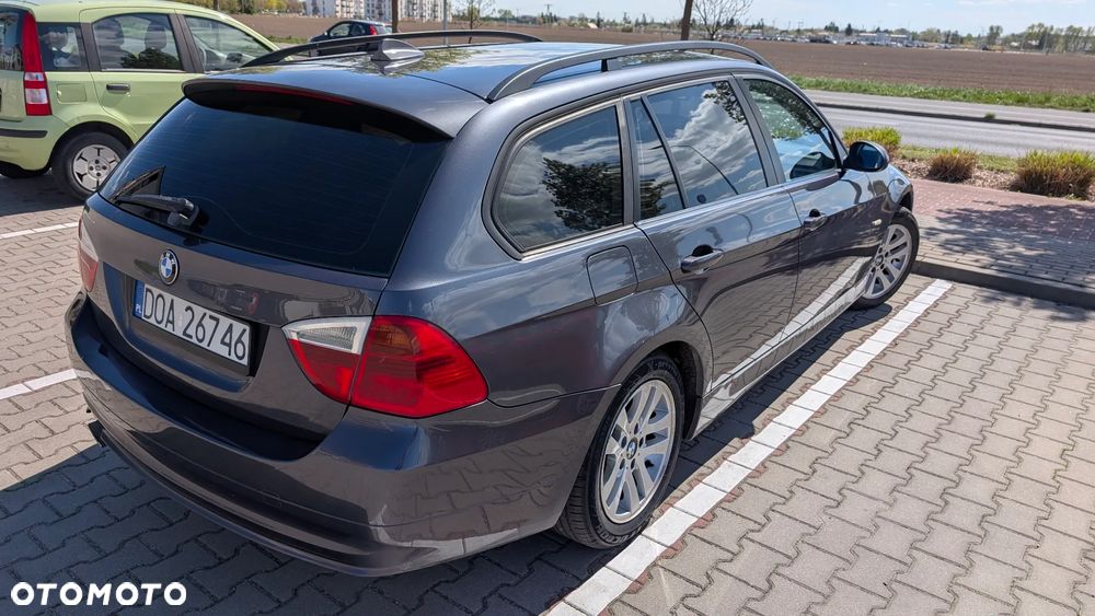 BMW Seria 3 318d DPF - 3