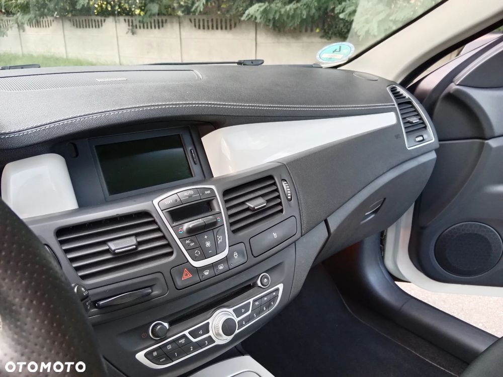Renault Laguna 2.0 dCi Monaco GP2 - 21