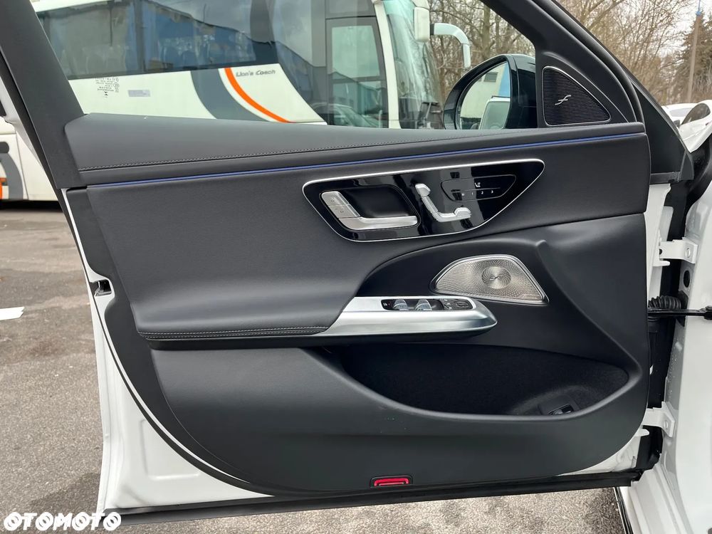 Mercedes-Benz Klasa E 200 9G-TRONIC AMG Line - 16