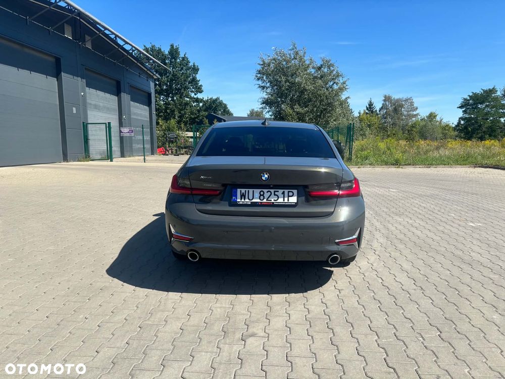 BMW Seria 3 320d xDrive Luxury Line Purity - 7
