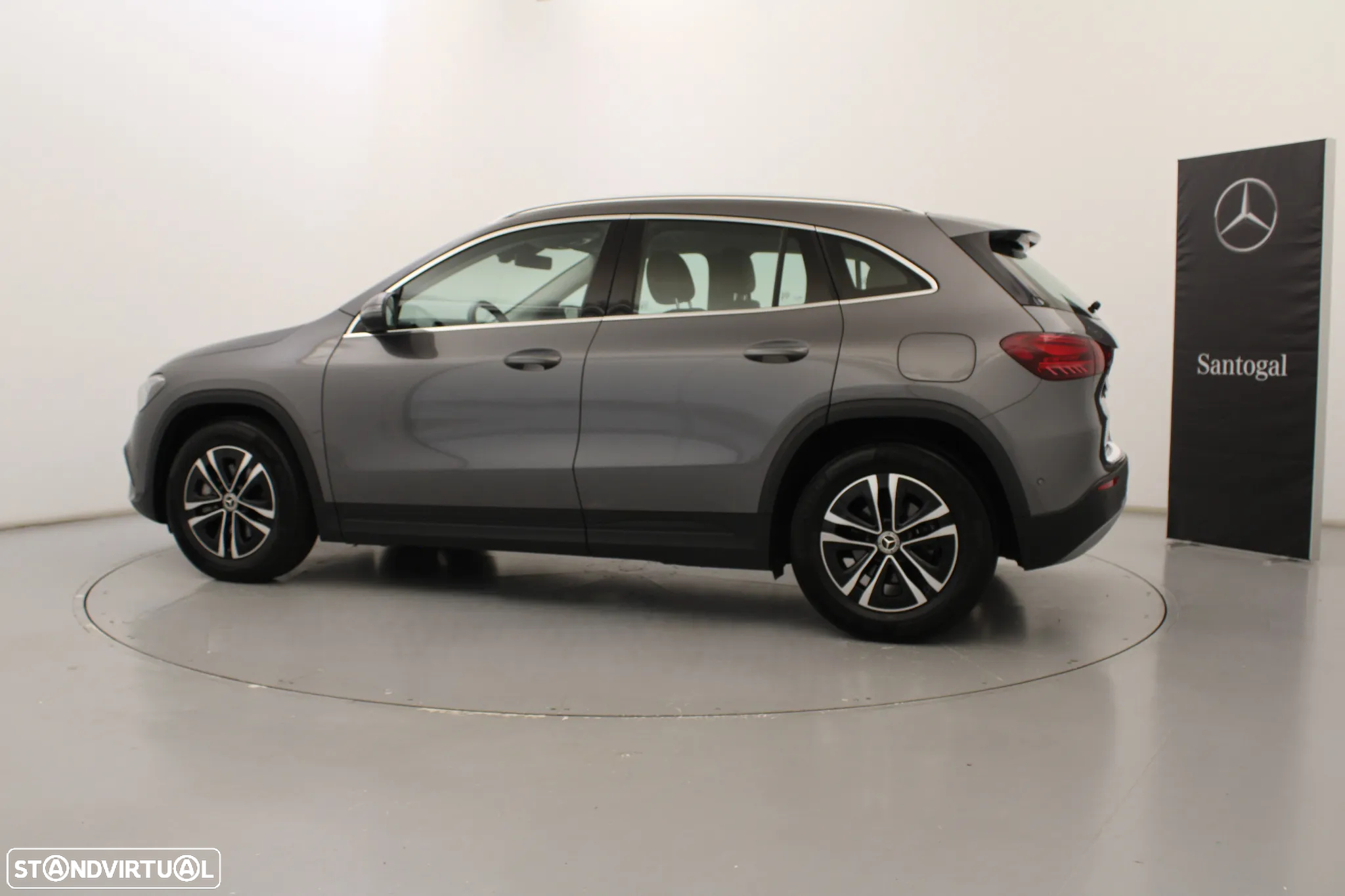 Mercedes-Benz GLA 200 Standard - 11