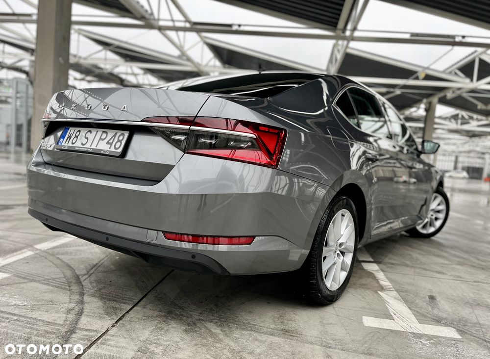 Skoda Superb 2.0 TDI SCR Ambition DSG - 2