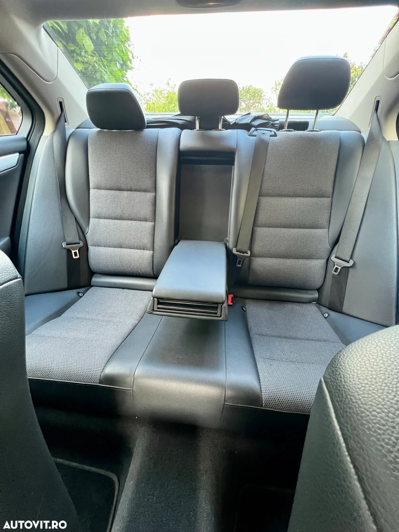 Mercedes-Benz C 220 (BlueTEC) d 7G-TRONIC Avantgarde - 15
