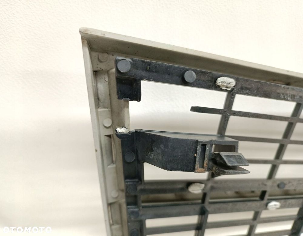 ATRAPA GRIL GRILL OPEL COMMODORE - 6
