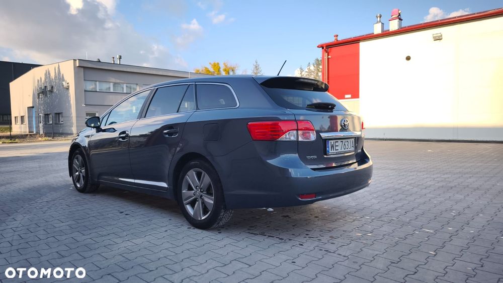 Toyota Avensis 1.8 Style - 2
