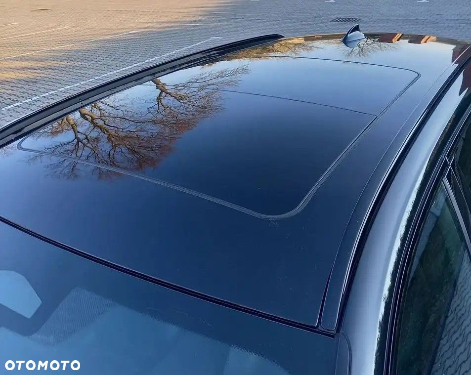 BMW Seria 3 330e xDrive M Sport sport - 12