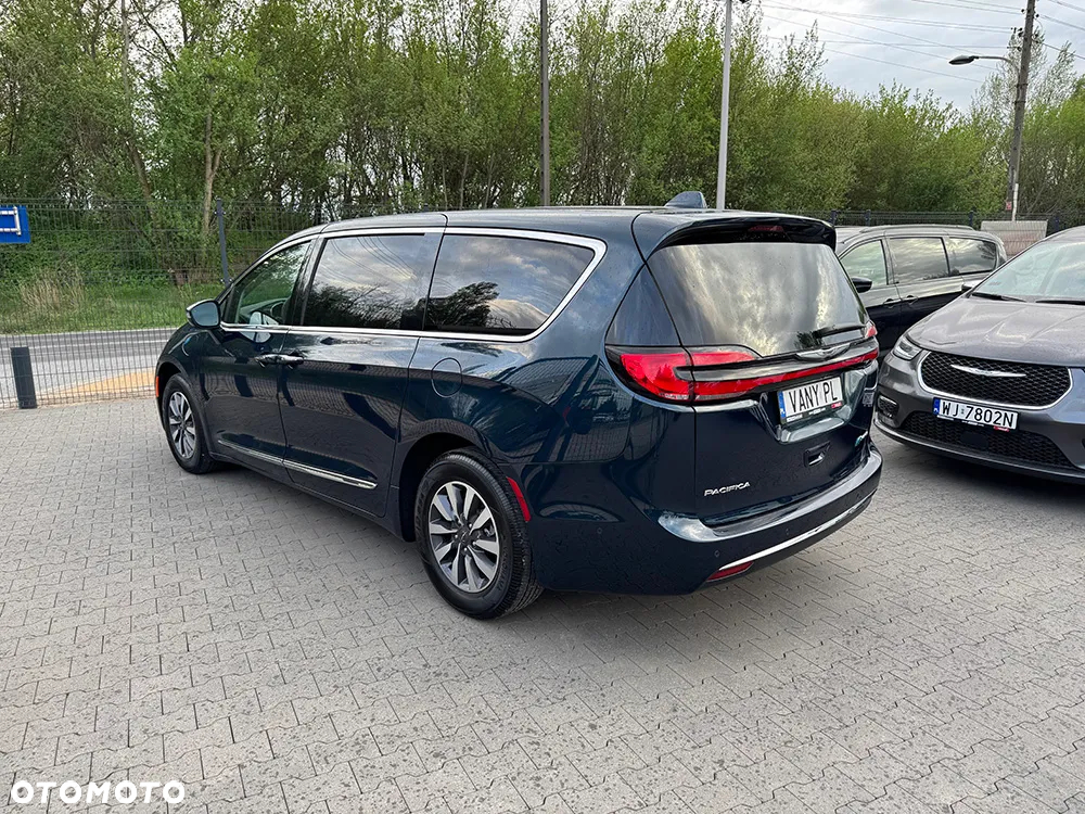 Chrysler Pacifica - 3